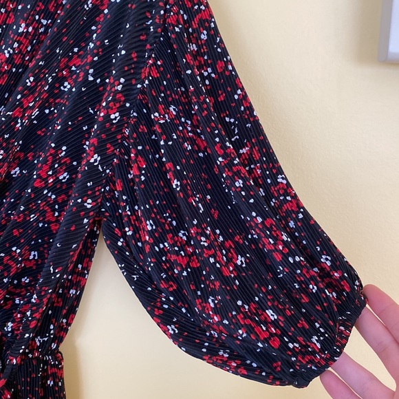 Dynamite Wrap Dress - Picture 4 of 4